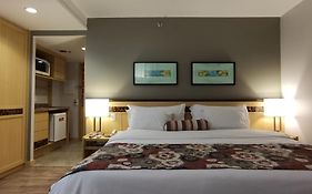 RARIDADE!!! - Flat de Alto Padrão - Preço Imbatível - Cama King Size - Muitos Eletrodomésticos - Limpeza Diária Gratuita